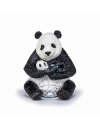 Papo - figurina urs panda sezand cu pui in brate
