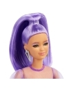 Barbie Fashionistas cu par mov cu rochie cu umeri bufanti