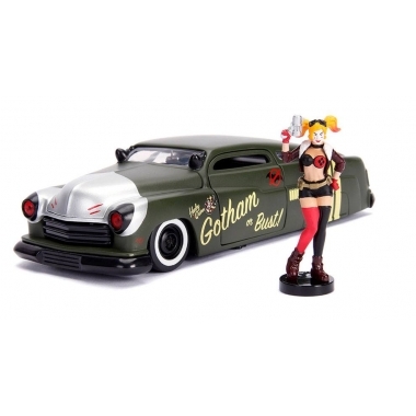 DC Bombshells 1951 Mercury cu figurina, macheta auto 1:24