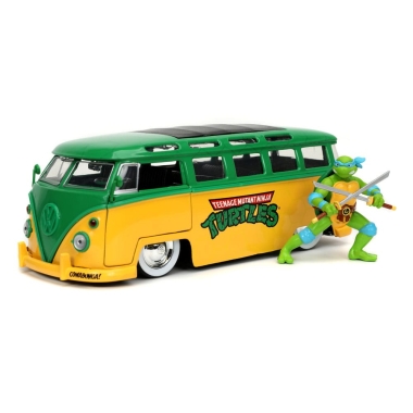 Teenage Mutant Ninja Turtles Hollywood Rides Diecast Model 1/24 1962 VW Bus cu figurina Leonardo